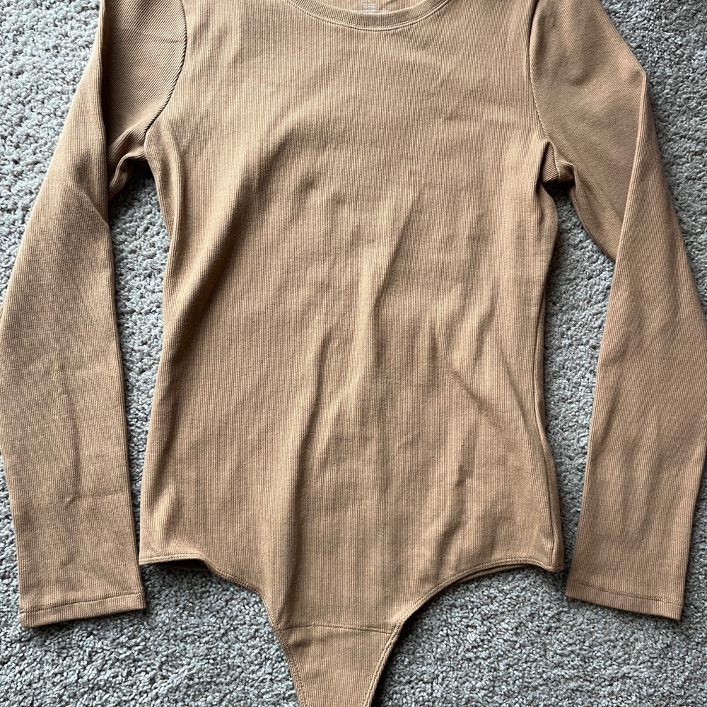 NEW NUUDS women’s Tan Long Sleeve Bodysuit - large